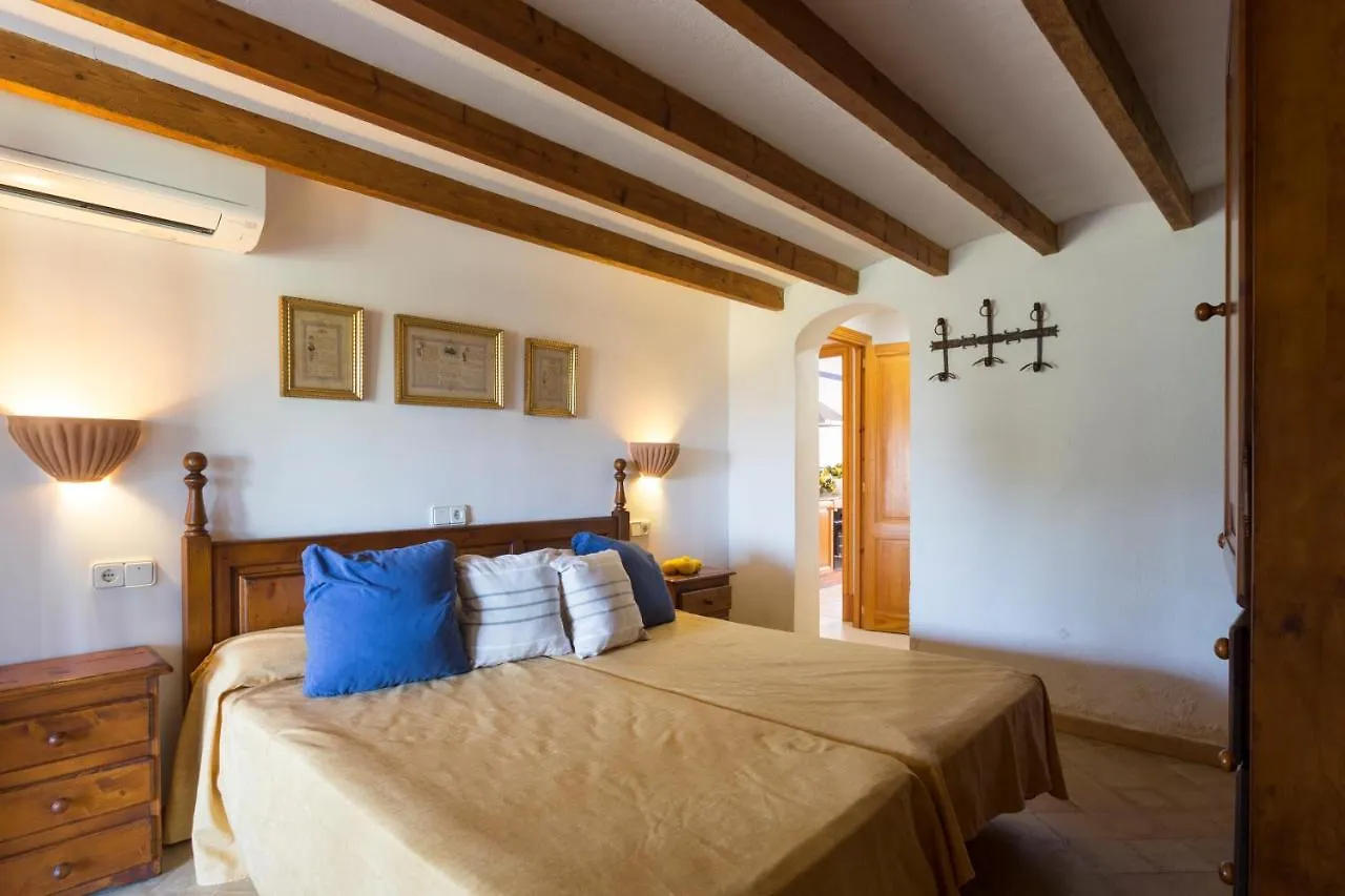 Apartment Puerto de Pollensa Villa: Mountain Retreat Near Beach Port de Pollenca