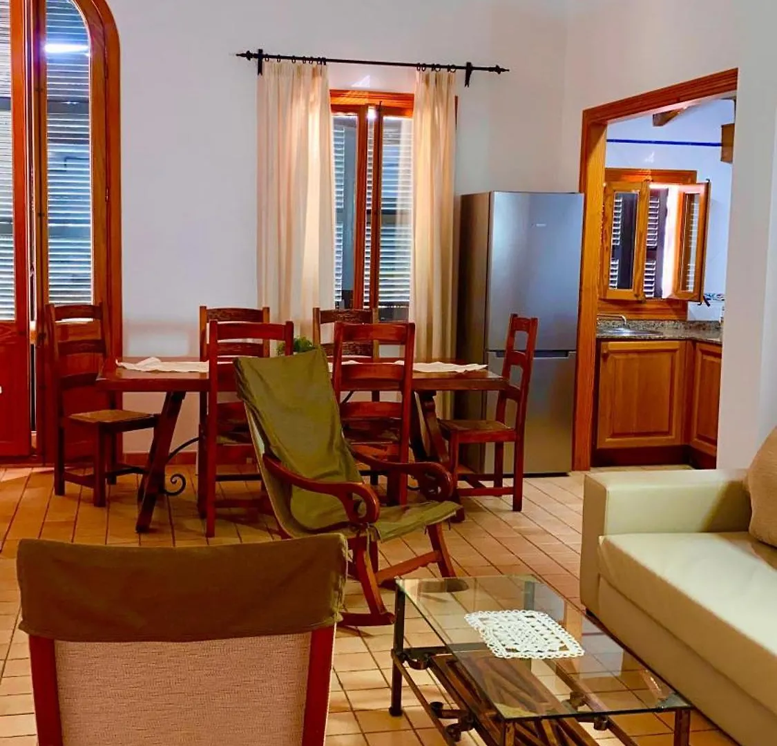 Apartment Puerto de Pollensa Villa: Mountain Retreat Near Beach Port de Pollenca
