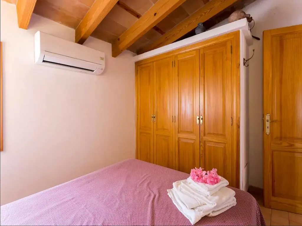 Puerto de Pollensa Villa: Mountain Retreat Near Beach Port de Pollenca