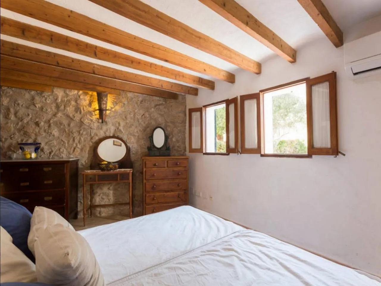Puerto de Pollensa Villa: Mountain Retreat Near Beach Port de Pollenca Apartment