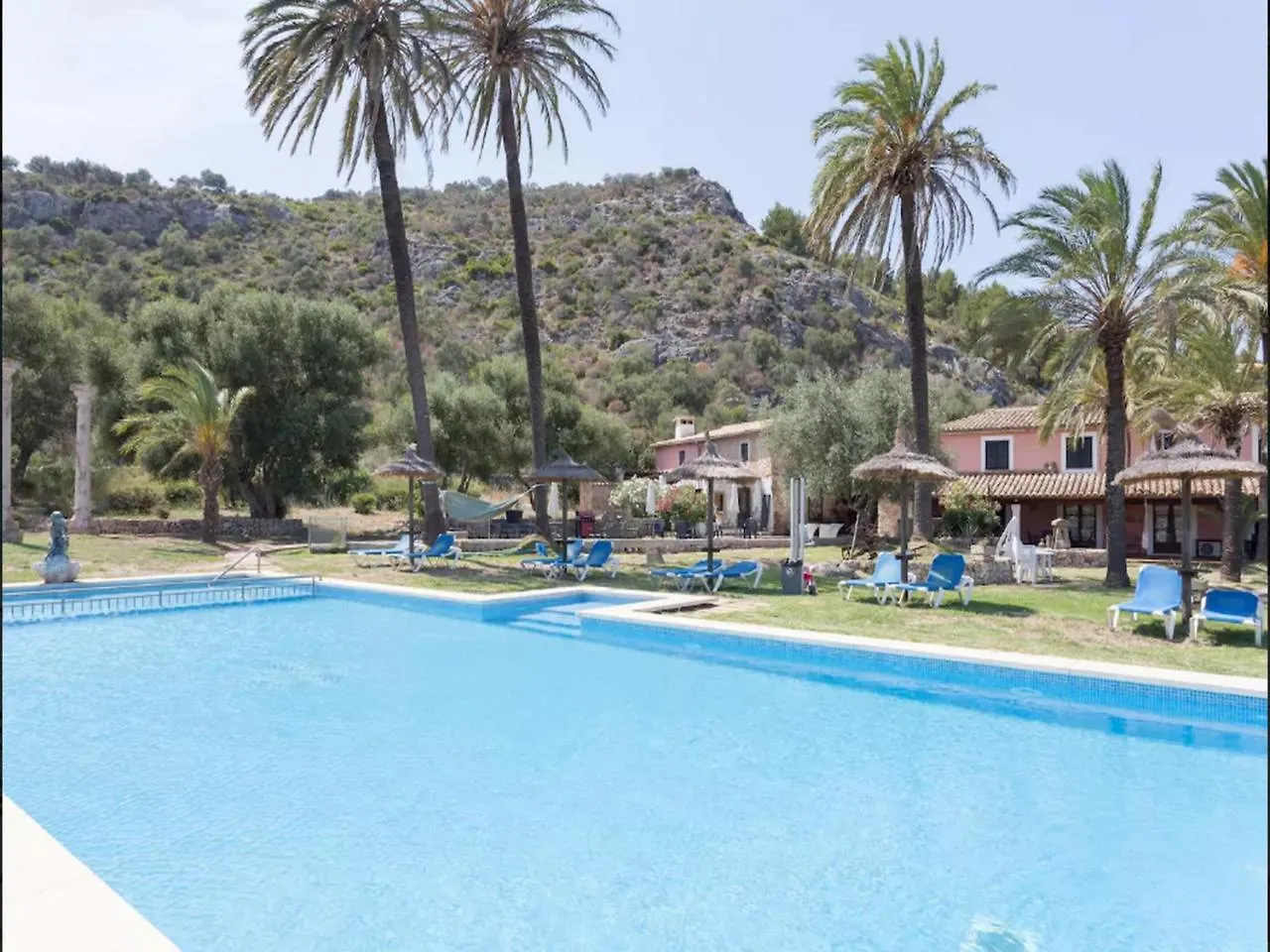 Puerto de Pollensa Villa: Mountain Retreat Near Beach Port de Pollenca